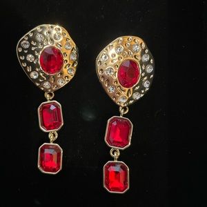 Art deco drop earrings. Perfect for the holiday!